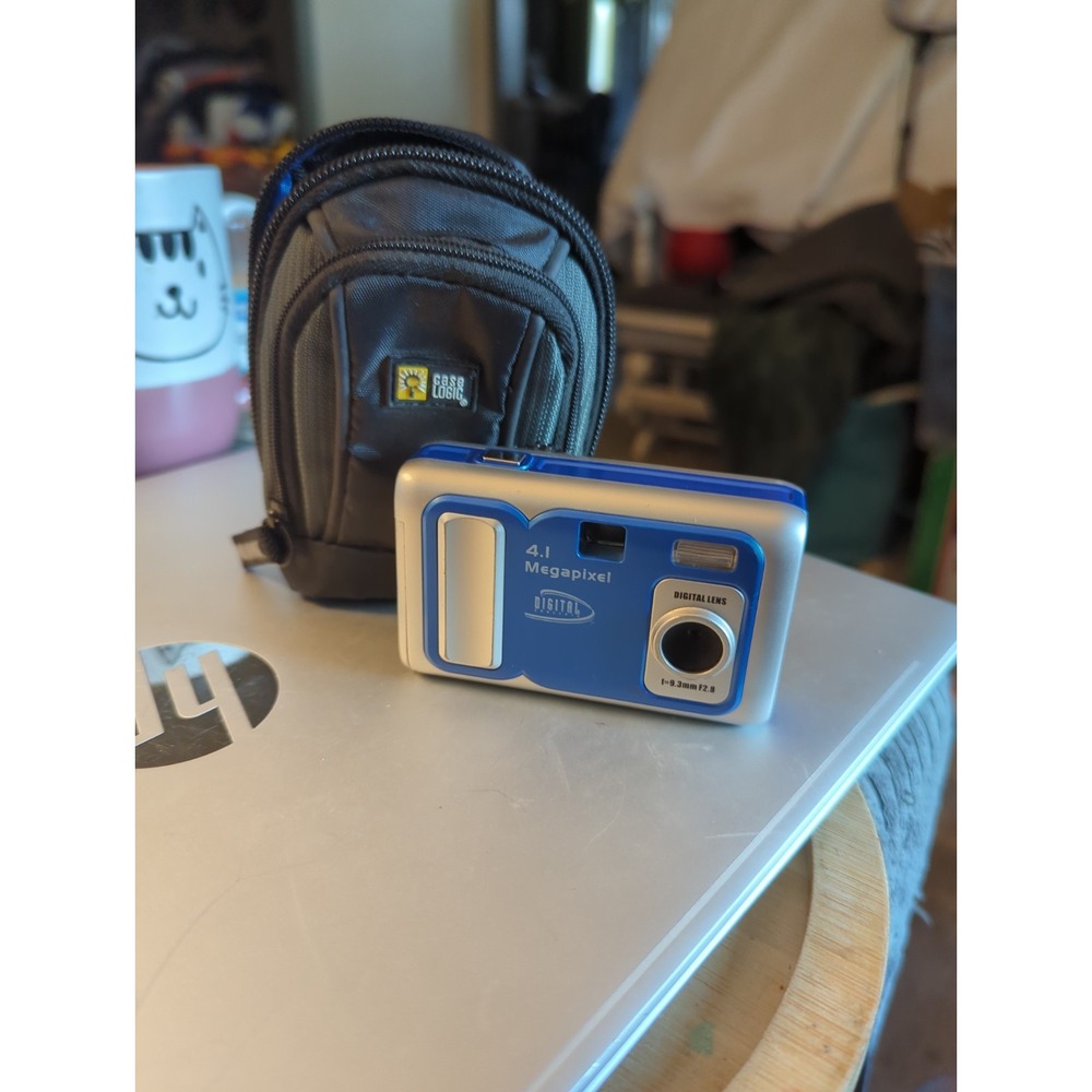1D RETRO DIGITAL CONCEPTS 4.1MP Digital Camera 1-9.3mm With Case
